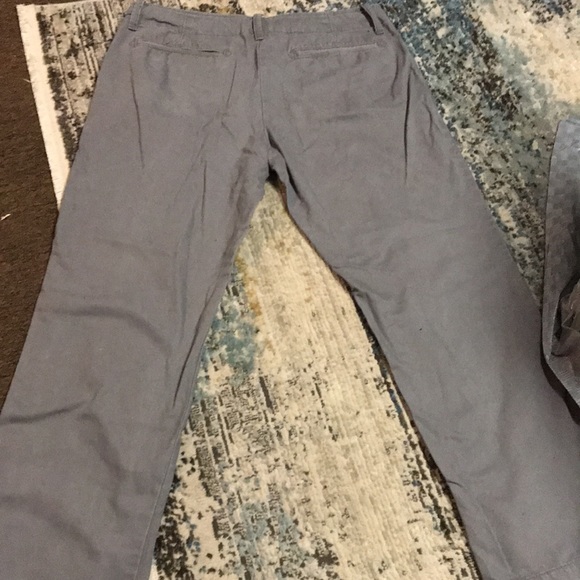 Old navy docker pants excellent shape broken in straight 33x30 - Picture 2 of 3